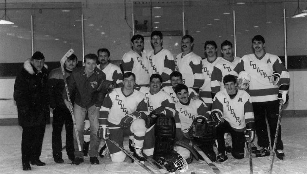 SportsCornCougarsHockey198283